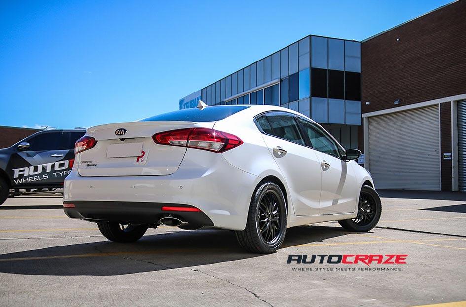 KIA-CERATO-CATALINA-MATTE-BLACK